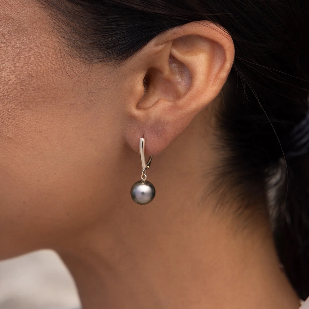 Authentic Maui Divers Tahitian pearl 14kw white gold earring